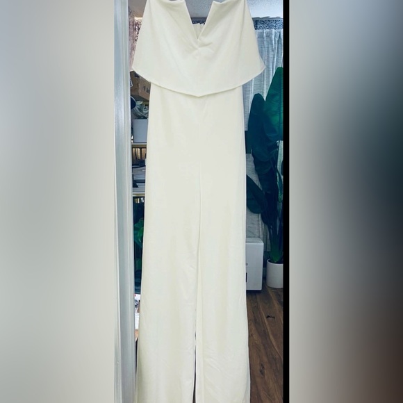 Lulus Chic White Strapless Wide-Leg Jumpsuit V-Neck Flounce Overlay Size Large - Picture 9 of 9